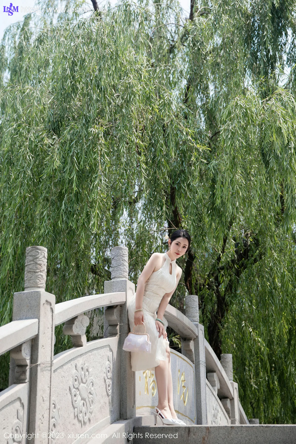 XiuRen 秀人 No.7435  严利娅Yuliya 白色旗袍性感写真 - 9