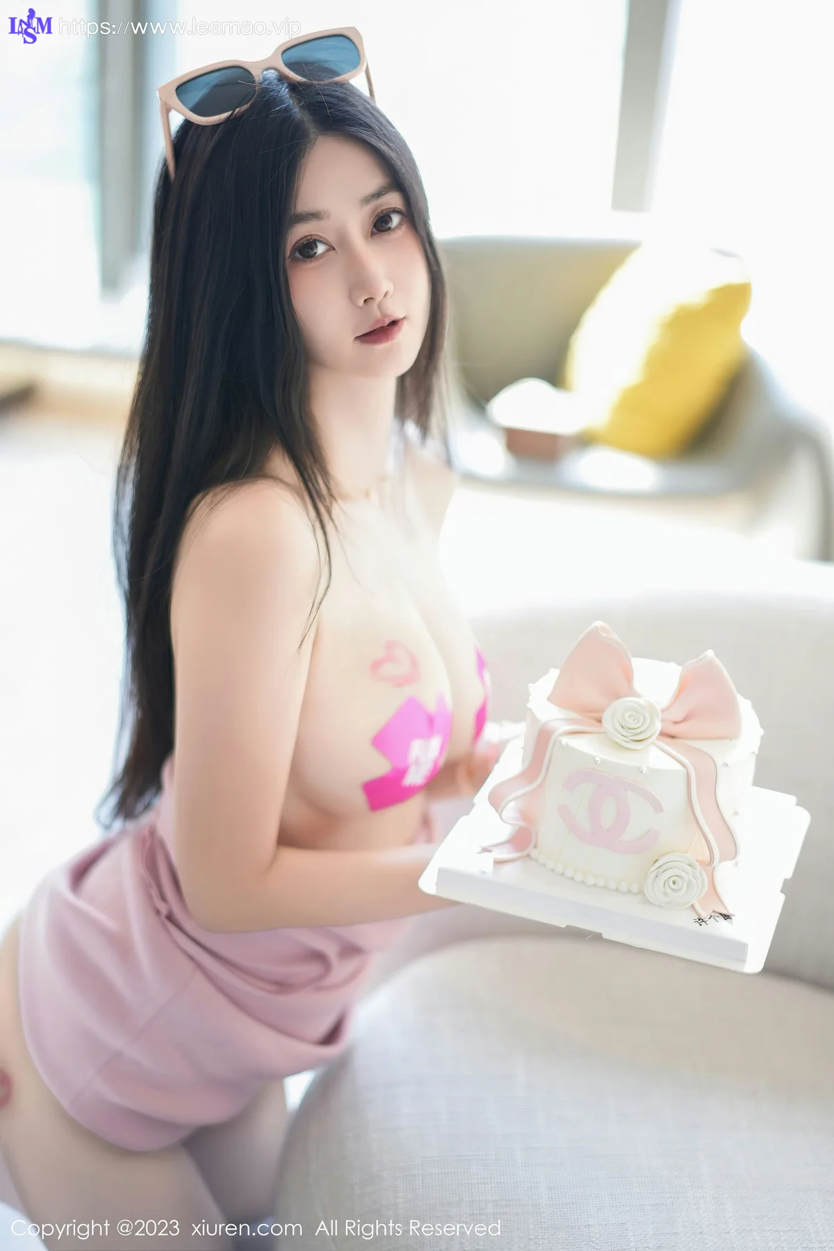 XiuRen 秀人 No.7533  laura阿姣 粉色短裙性感写真 - 10