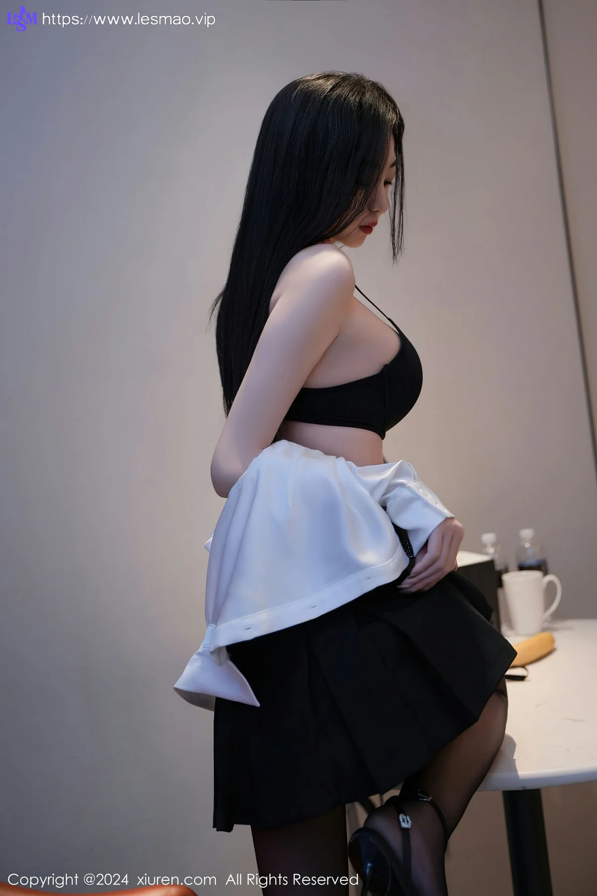 XiuRen 秀人 No.7894  安琪Yee 黑色短裙性感写真 - 4