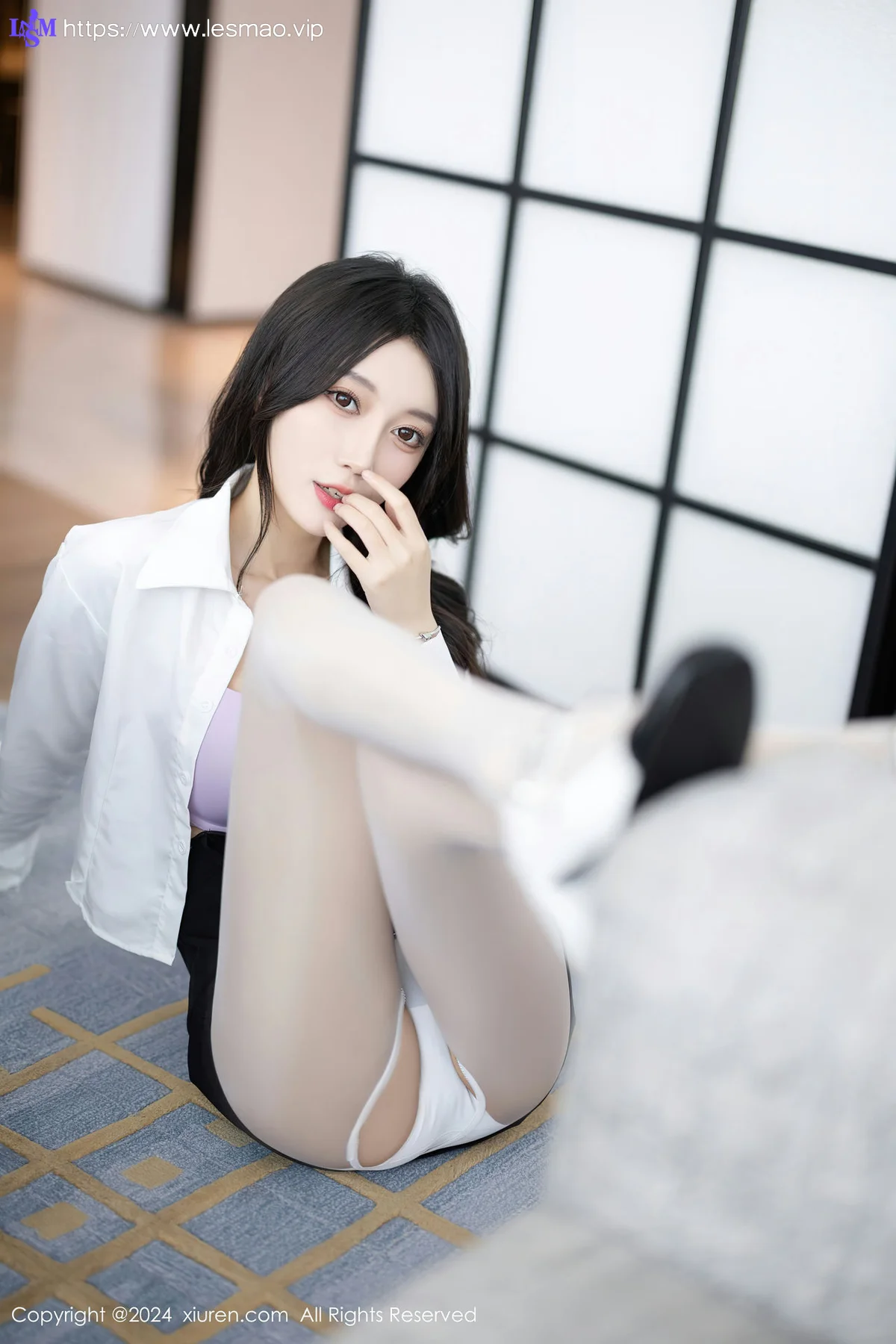XiuRen 秀人 No.8247 玥儿玥 白色丝袜哈尔滨旅拍1 - 2