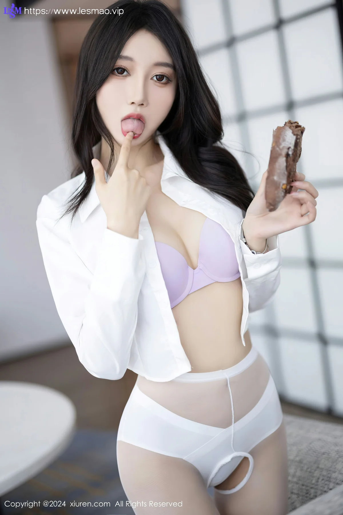XiuRen 秀人 No.8247 玥儿玥 白色丝袜哈尔滨旅拍1 - 6