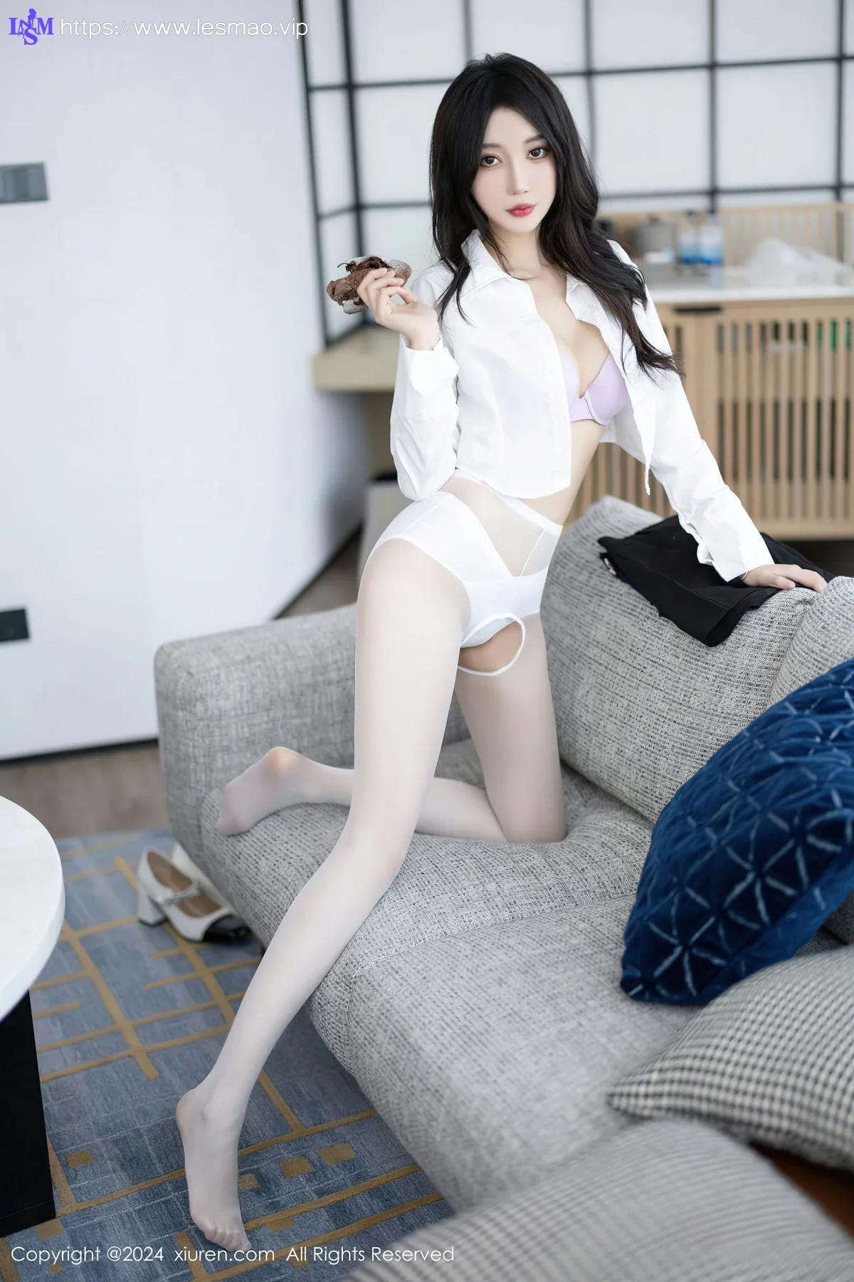 XiuRen 秀人 No.8247 玥儿玥 白色丝袜哈尔滨旅拍1 - 9