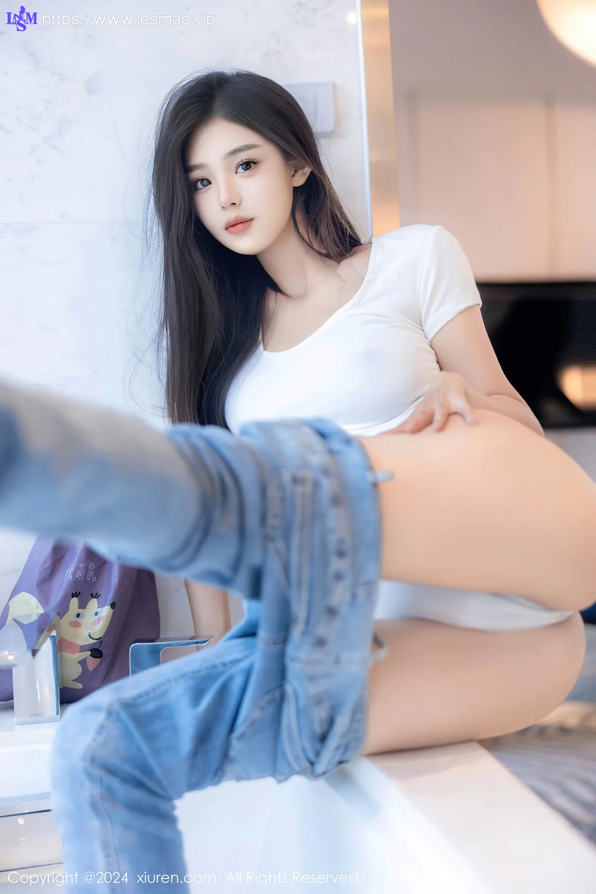 XiuRen 秀人 No.8467 周周不吃香菜 首套写真白色上衣11 - 2