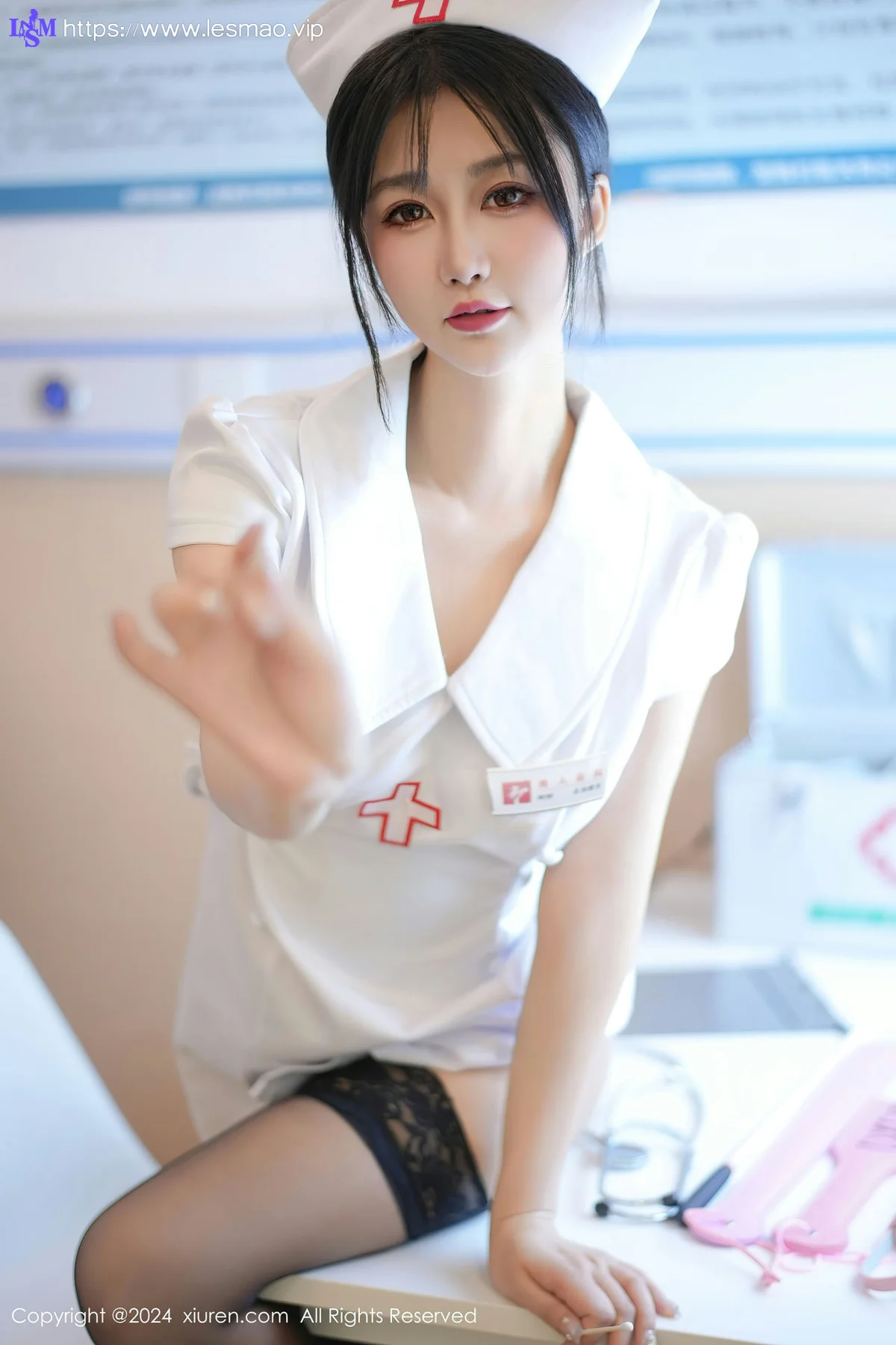 XiuRen 秀人 No.8512 laura阿姣 白色护士服性感写真1 - 8