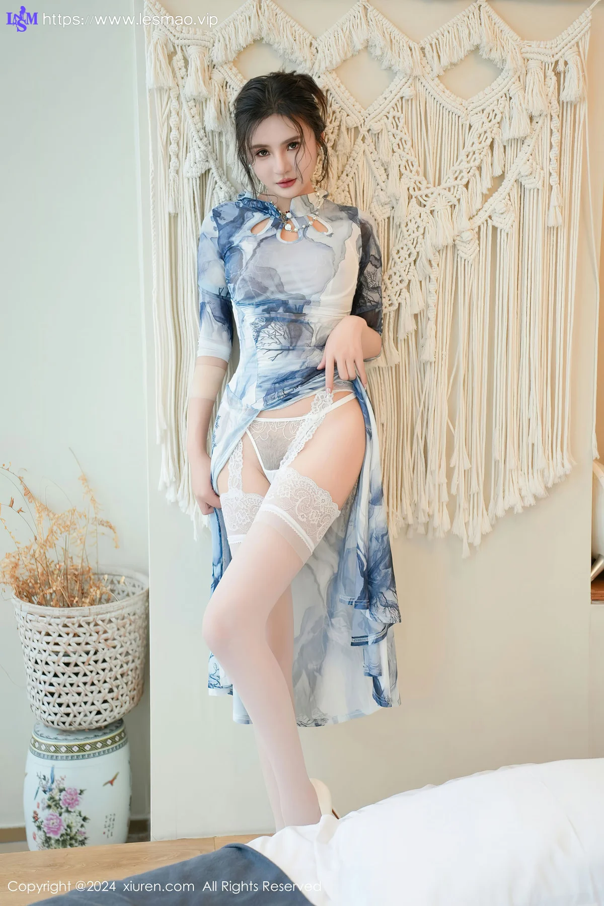 XiuRen 秀人 No.8587 Emily尹菲 浅色旗袍性感写真3 - 6