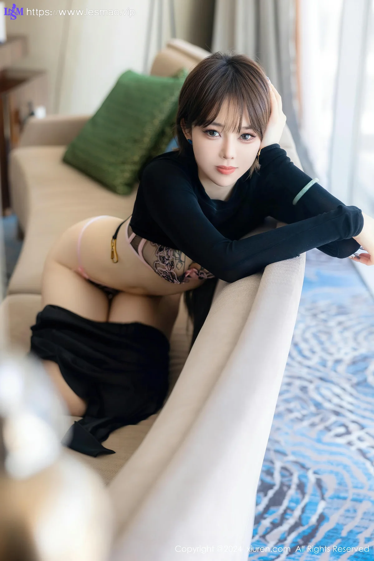 XiuRen 秀人 No.8661 奶瓶. 极致美腿性感写真11 - 9