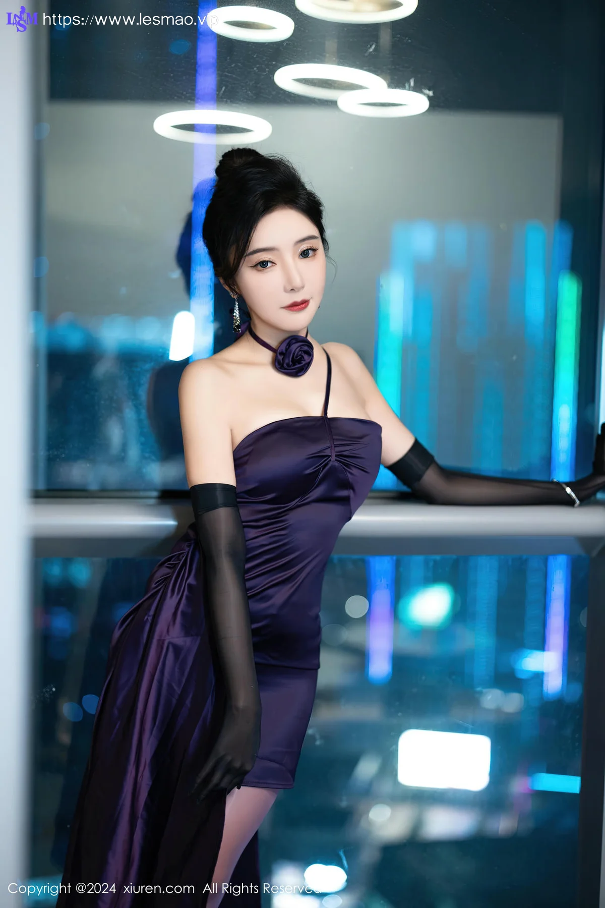 XiuRen 秀人 No.8698 王馨瑶yanni 紫色丝袜性感写真1 - 4