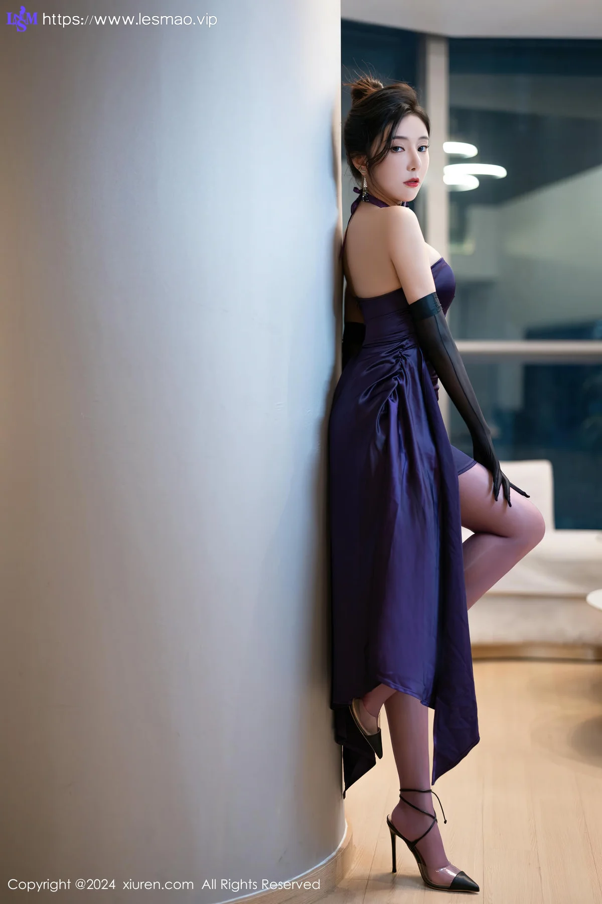 XiuRen 秀人 No.8698 王馨瑶yanni 紫色丝袜性感写真1 - 4