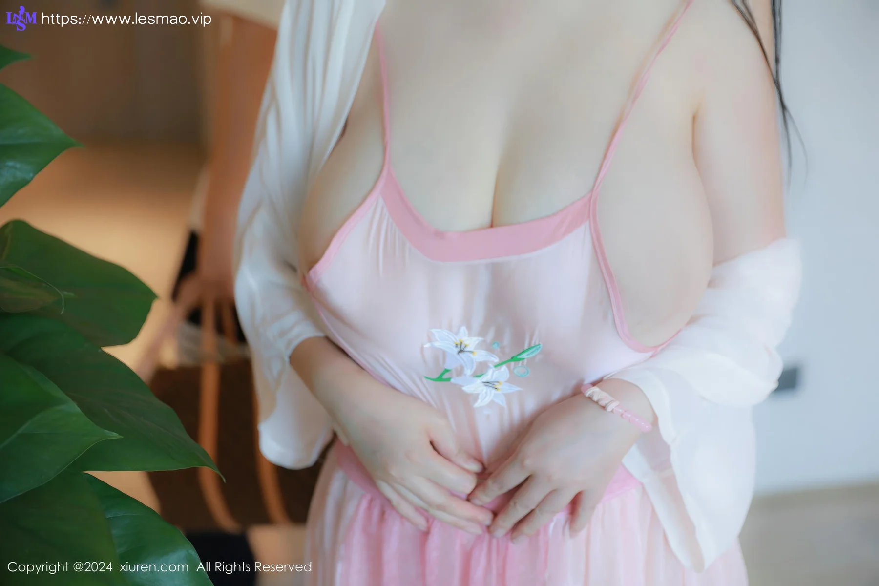 XiuRen 秀人 No.8724 陈柒柒 粉色轻透古风服饰性感写真33 - 4