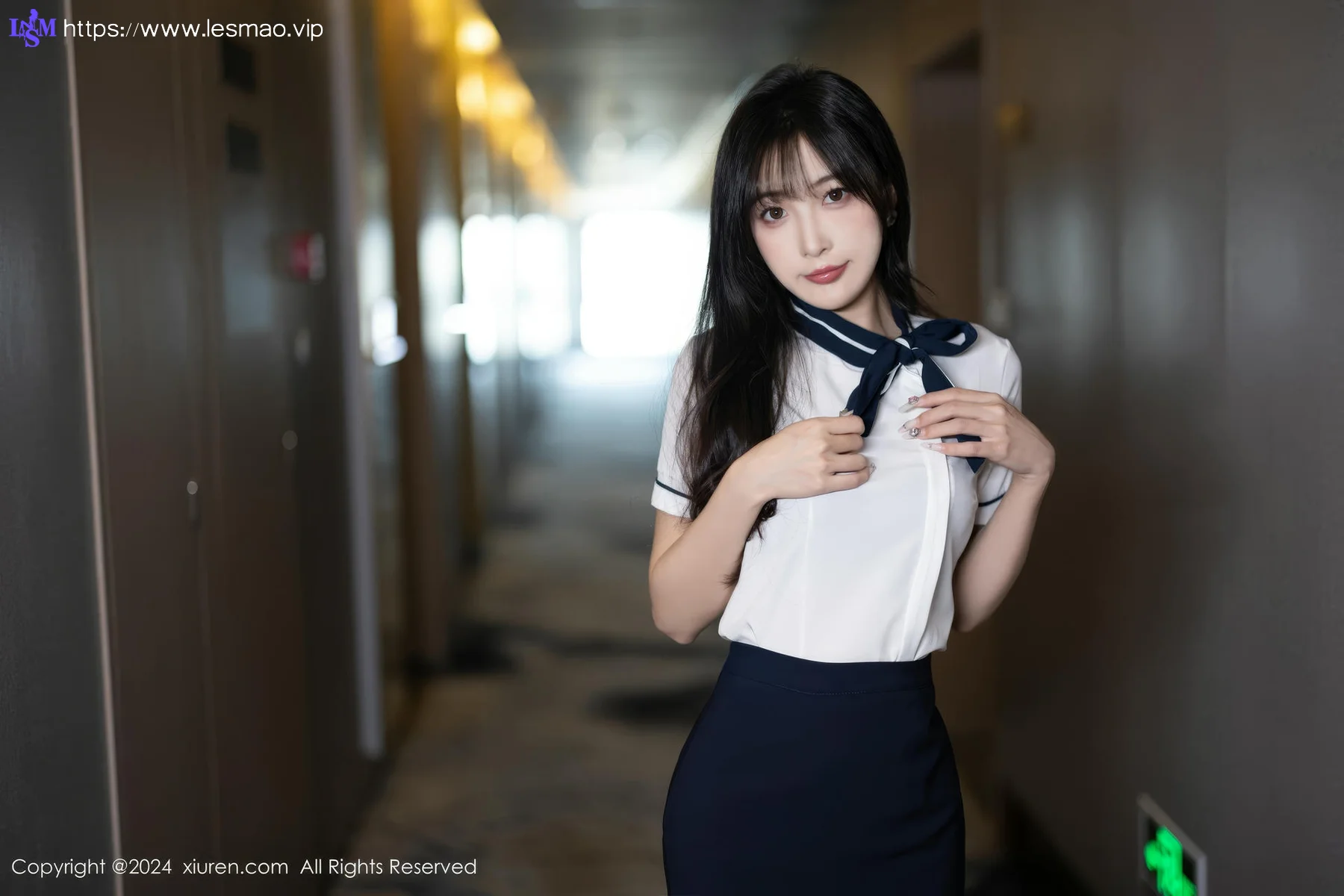 XiuRen 秀人 No.8727 林星阑 深色制服性感写真 - 1