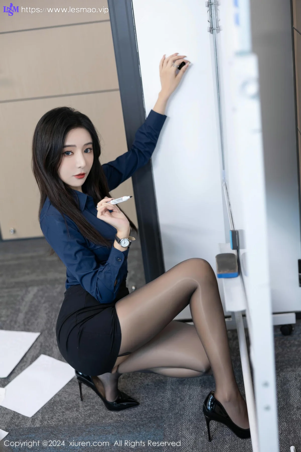 XiuRen 秀人 No.8760 王馨瑶yanni Ol深色服饰性感写真111 - 1