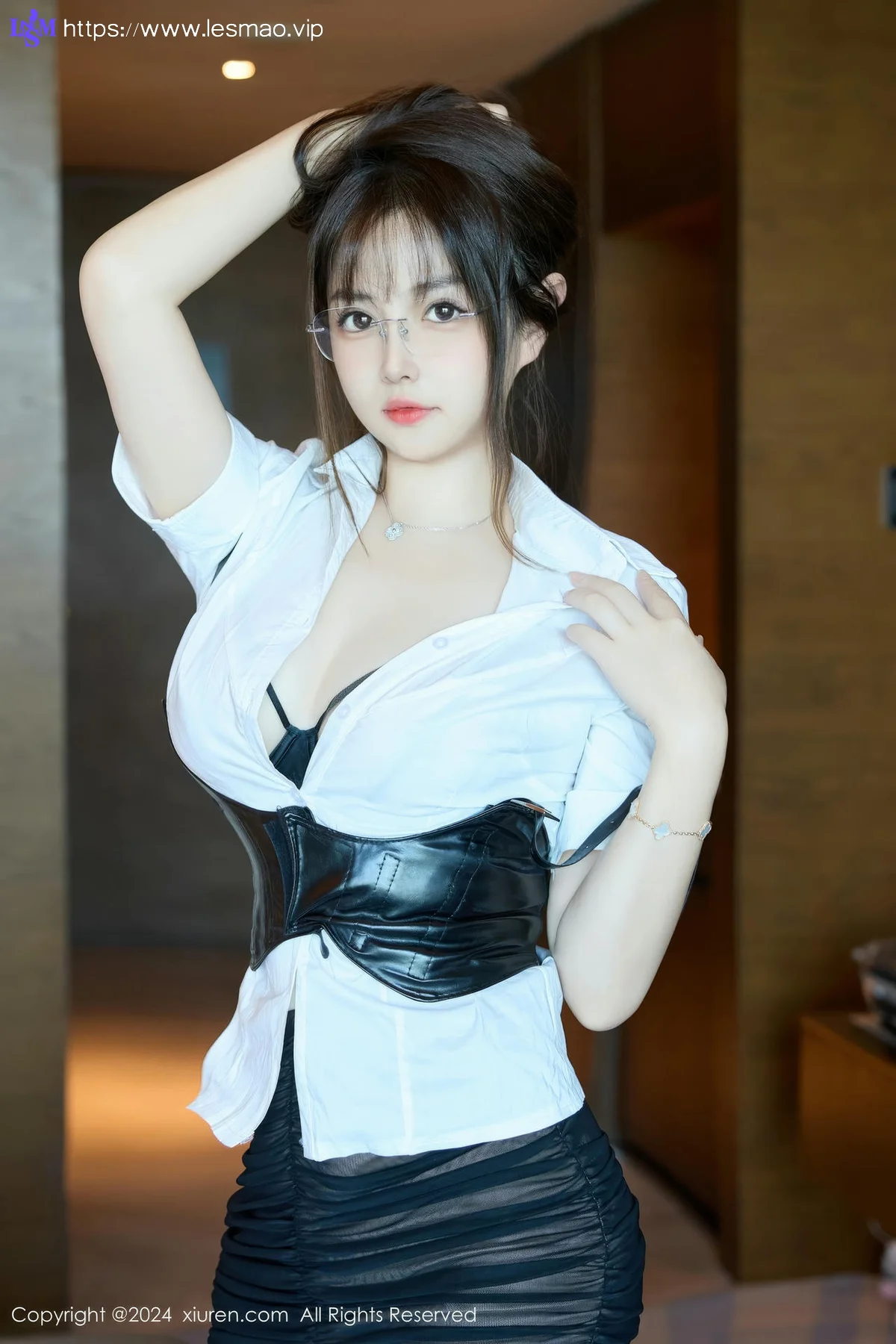 XiuRen 秀人 No.9104 养乐多Doll 白色OL性感写真 - 6