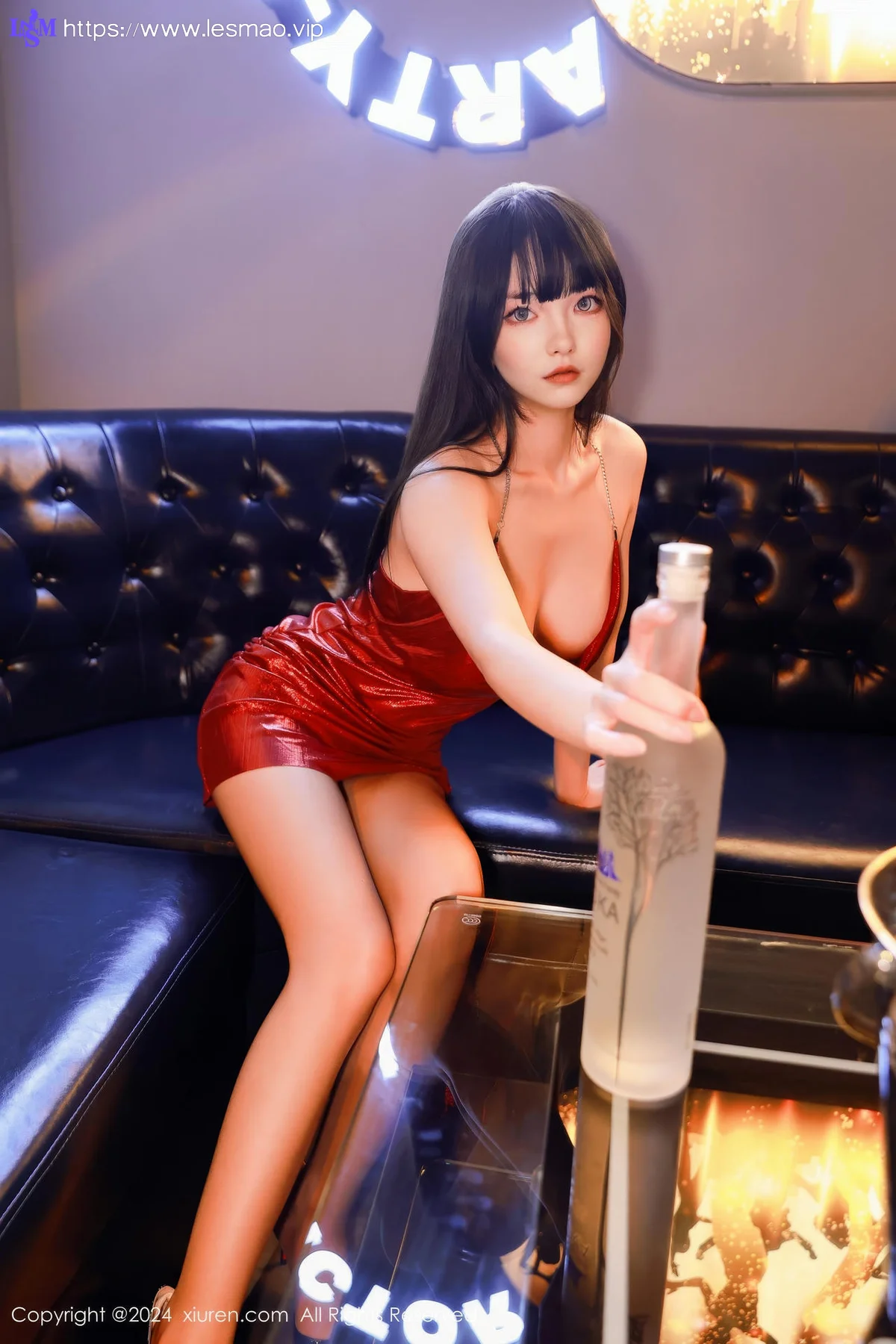 XiuRen 秀人 No.9295 叫我小猫香肩美女酒窖性感写真 - 7