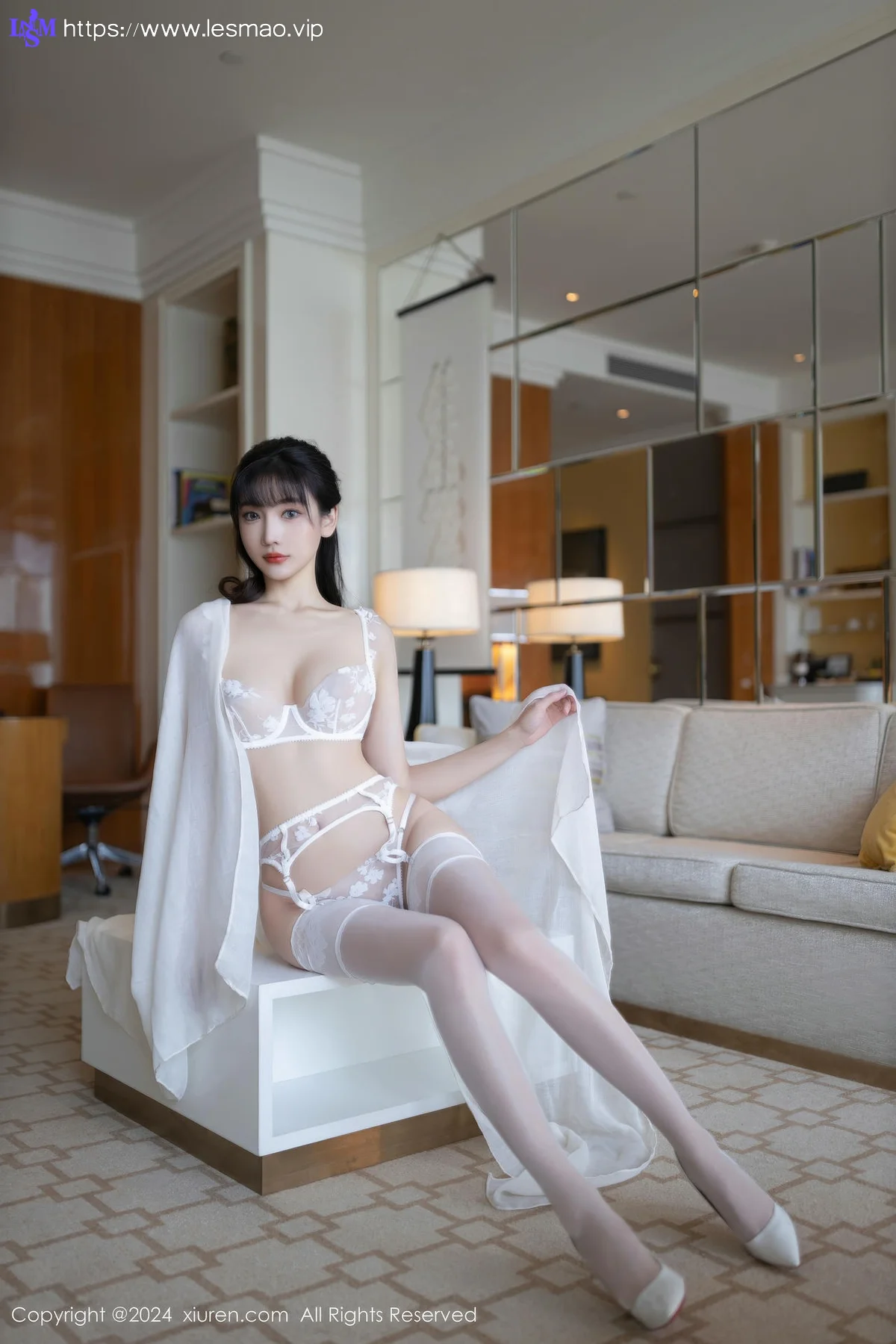 XiuRen 秀人 No.9340 陆萱萱 白丝美腿写真 - 2