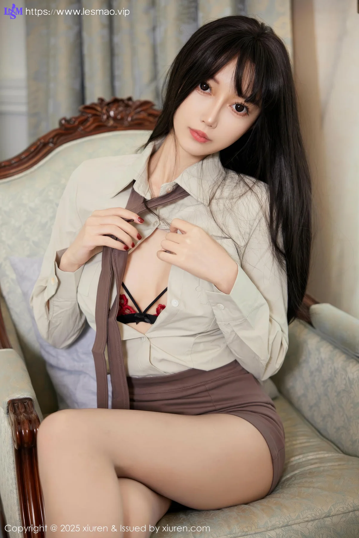 XiuRen 秀人 No.9702 玥儿玥er 短裙ol制服 - 1