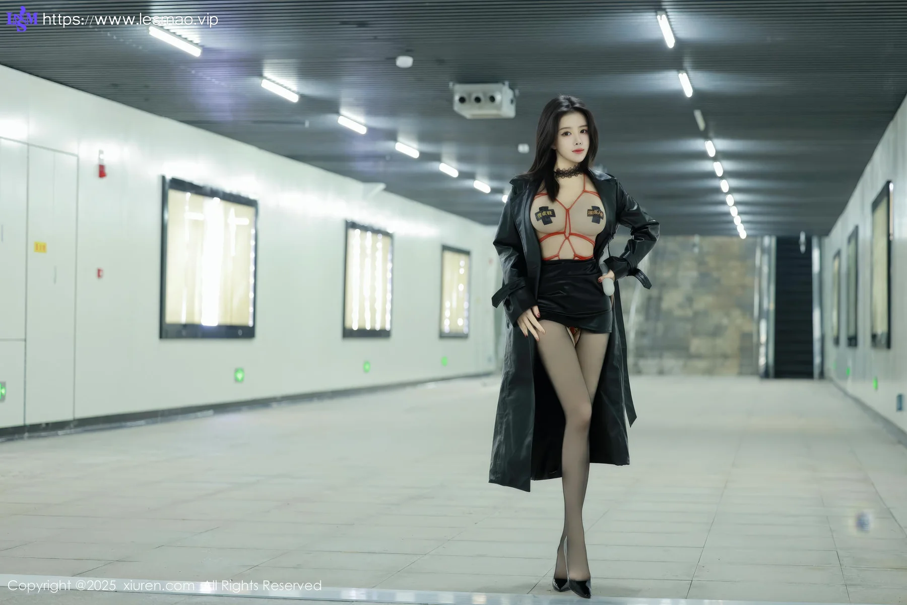XiuRen 秀人 No.9855 唐翩翩 极致美腿乳贴情趣 - 5