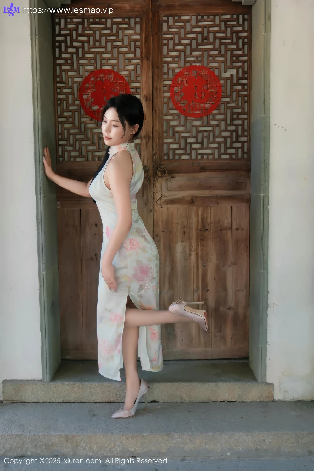 XiuRen 秀人 No.9892 麦田 旗袍玉体性感写真 - 1